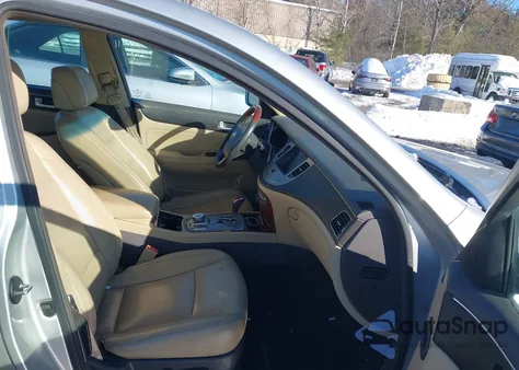 2012 Hyundai Genesis 4.6 z USA, uszkodzony, nr VIN KMHGC4DF9CU207474